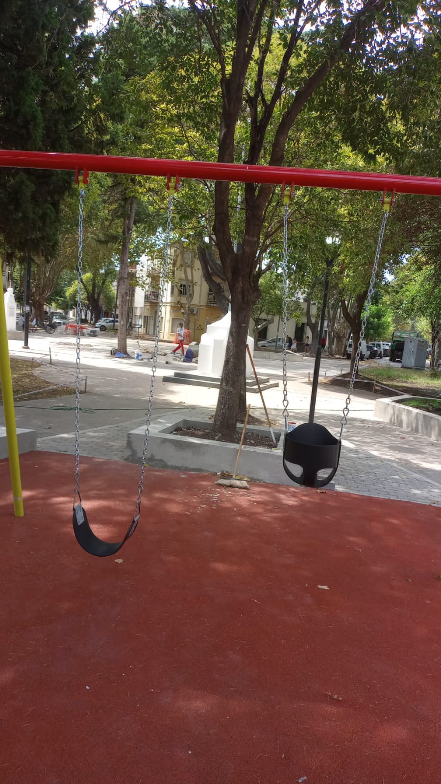 Plaza 12